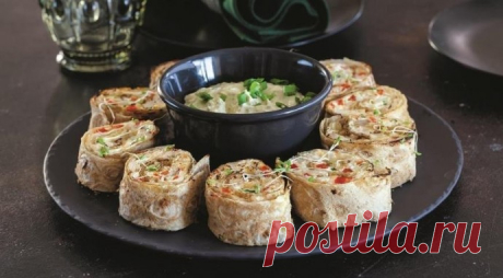 ​Рулет из лаваша с сыром и курицей