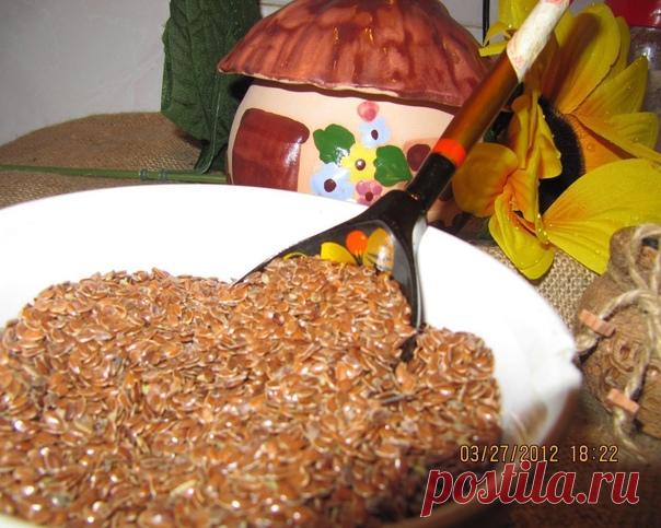 Семя льна - простой метод «генеральной уборки» кишечника

Известно, что для избавления от многих заболеваний достаточно очистить кишечник от слизи, каловых камней, паразитов.

За 70 лет жизни через кишечник проходит 100 тонн пищи и 40 тысяч литров жидкости. Итог: в кишечнике скапливается более 15 кг каловых камней, токсичных отходов жизнедеятельности, отравляющих кровь и наносящих непоправимый вред нашему организму.

О том, что кишечник загрязнен, свидетельствуют частые за...