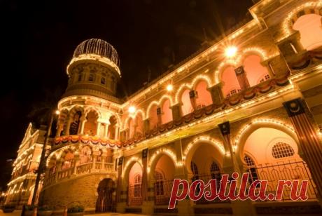 uh.ru | Площадь Независимости в Куала-Лумпуре!