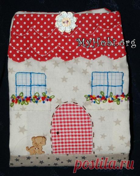 Домик-игольница для хранения иголок и булавок