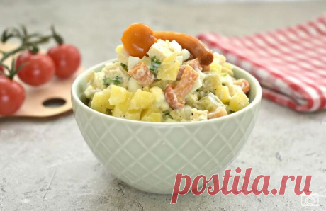 Салат с маринованными опятами и курицей за (25) минут Салат с маринованными опятами и курицей - маринованные грибы придают салату аромат, а отварная куриная грудка сытость.