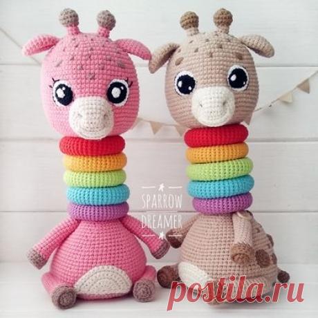 вязанаый крючком жирафик пирамидка развивающая игрушка Амигуруми