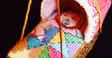 "Лялька в колыбельке" - вышитая игрушка-подвеска. Версия первая - "Девочка в корзиночке".               Эта игрушка продолжает тему "Ляля в одеяле". Фигурка понравилась очень многим "мамам", которые вышили или вышивают своих собст...