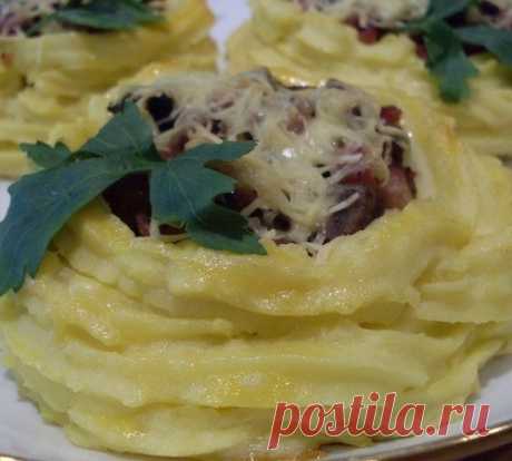 КАРТОФЕЛЬНЫЕ КОРЗИНКИ С ГРИБАМИ И ВЕТЧИНОЙ