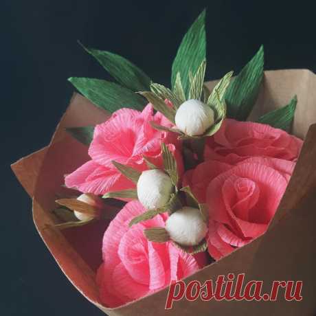 Friday makes us feel like everything's coming up roses! Sent out the last six of our roses today as part of this lovely bouquet order. Time to make some more! 🌹 Hope you've had a great Friday!