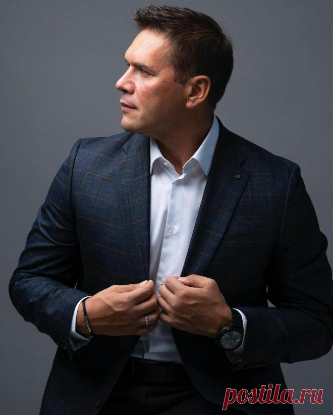 5 СПОСОБОВ отличить женский флирт от обычной вежливости или дружелюбия ➡️
Все мы знаем ситуацию, когда она строит глазки, улыбается, хихикает, задает вопросы, всячески привлекает к себе внимание, и ты уже в голове прикинул, на какой фильм вы, возможно, пойдете в кино на следующей неделе. Подходишь к ней со своими добрыми намерениями, а тут: «Нет, ты что, у меня 5 детей от 6 мужей, ипотека и […]
Читай пост далее на сайте. Жми ⏫ссылку выше