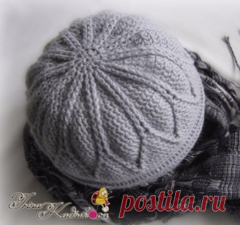 Плотная теплая шапка с узором листики крючком и спицами