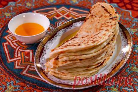 Как Чебуреки, но это Хингалш по-чеченски! Готовить быстро и вкусно учит Амалия из Аргуна! Сталик Я всегда ем хингалш и не могу остановиться, потому что даже после сытного обеда это очень вкусно!Амалия Эдильханова - преподаватель кулинарных курсов, говорит, что сначала надо замесить тесто.Это...