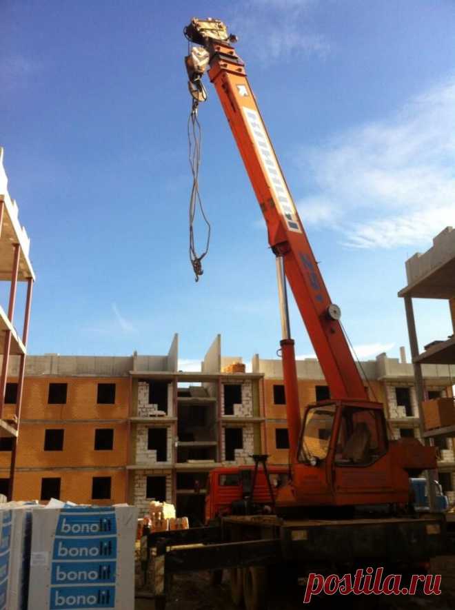 Уникально доступная цена квартир
Хорошая транспортная доступность относительно Москвы: 70-80 мин. езды до центра города
Высокоразвитая социально-бытовая, торговая, образовательная и культурно-развлекательная инфраструктура в шаговой доступности
Благоприятная экология: лес, озеро и множество близлежащих рекреационно-оздоровительных объектов
Современная архитектурная концепция, всестороннее озеленение и благоустройство территории микрорайон.
Риелторская служба застройщика +7(495)744-30-13