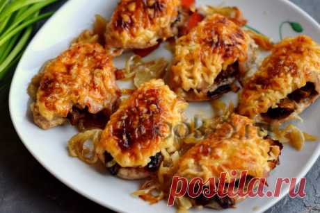 Мясные ушки с грибами в духовке - рецепт с фото