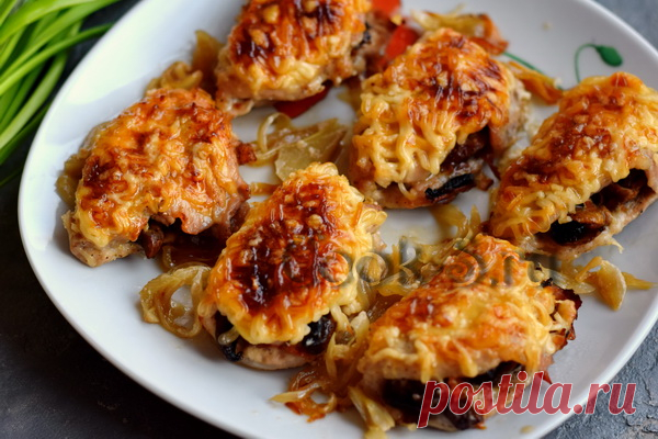 Мясные ушки с грибами в духовке - рецепт с фото