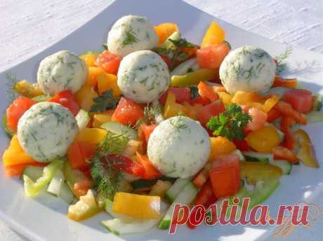 Салат овощной с шариками из феты