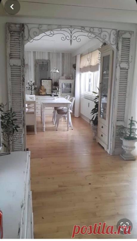(1) Facebook