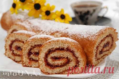 Медовый бисквитный рулет