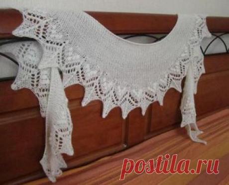 Как вязать фишю (мини-шаль) спицами.ЗДЕСЬ:кружевное --- https://www.sdelaysam-svoimirukami.ru/989-kruzhevnoe-fishyu.html ЗДЕСЬ:по схеме --- https://klubok.kg7.ru/1/35/3309/ ЗДЕСЬ:с бисером --- https://www.folomade.ru/page-interesnyi-effekt-dlya-vyazanogo-aksessuara