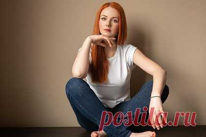 Экс-солистке «Тату» запретили исполнять хиты группы. Композитор Сергей Галоян запретил бывшей солистке «Тату» Елене Катиной исполнять десять песен из репертуара поп-группы. Под запрет попали такие хиты, как «Я сошла с ума» и «Нас не догонят», которые также нельзя исполнять на других языках. Таким образом Галоян отреагировал на новость о воссоединении группы.