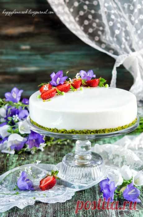 Клубнично-фисташковый торт под зеркальной глазурью - love to bake!