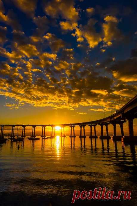 Coronado Bridge at sunrise, Coronado Island, San Diego, CA…  |  Pinterest • Всемирный каталог идей