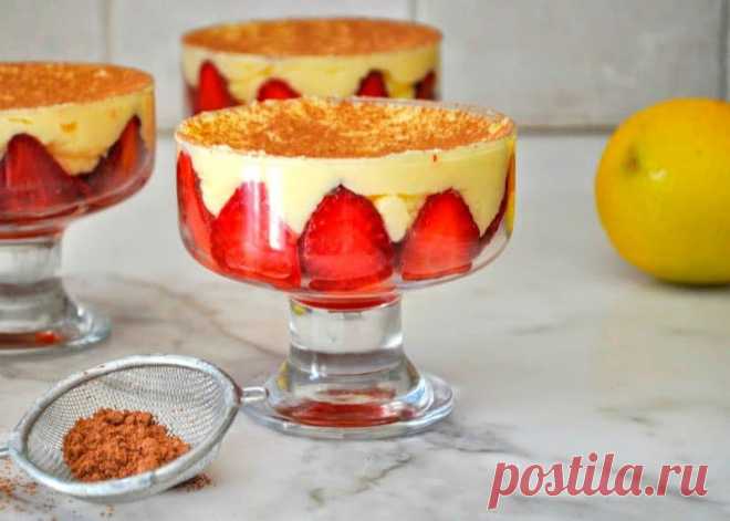 Маскарпоне с клубникой и савоярди У многих маскарпоне ассоциируется лишь с известным десертом тирамису, но итальянцы готовят с этим сыром и другие не менее вкусные десерты.