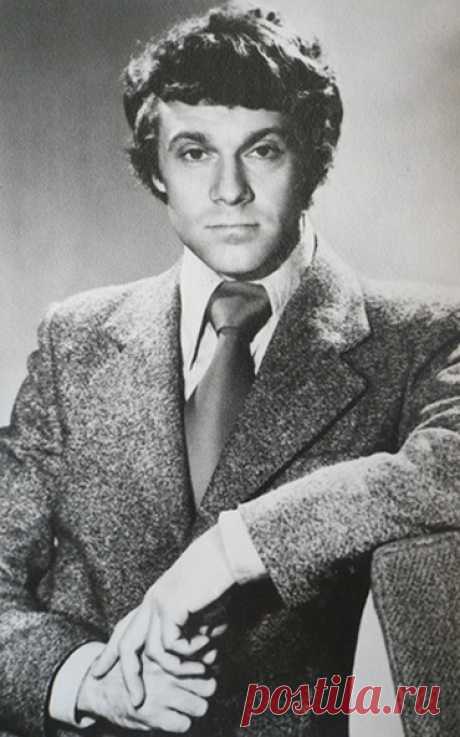 Александр Леньков, 17 мая, 1943
 • 21 апреля 2014