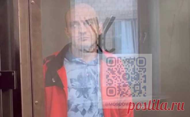 Полицейский из Краснодара признал получение взятки от репортеров Baza. Начальник дежурной части УМВД Краснодара Александр Аблаев признал вину в получении взятки от журналистов телеграм-канала Baza за передачу им служебной информации и в превышении должностных полномочий, сообщил его адвокат на заседании Московского городского суда.