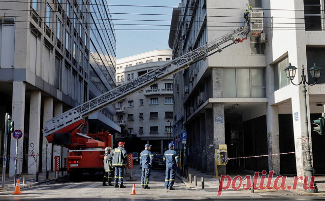 Анархисты взорвали бомбу в центре Афин. Ответственность взяла на себя «Революционная классовая самооборона». Ранее об этой организации не было известно, но власти считают, что она связана с группировкой, которая в 2016 году атаковала посольства Мексики и Франции