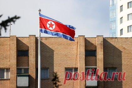 В США заявили о готовности к переговорам с Северной Кореей. США по-прежнему готовы к переговорам с Северной Кореей без предварительных условий. В частности, к обсуждению денуклеаризации полуострова, но Пхеньян не принял это предложение, заявил в ходе брифинга координатор по стратегическим коммуникациям в Совете национальной безопасности Белого дома Джон Кирби.