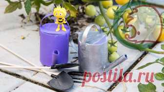 Как сделать лейку для кукол.  How to make garden tools for doll. У наших кукол есть сад, и за ним надо ухаживать. Давайте сделаем лейку, лопату и вилы для кукол. Все эти вещи пригодятся нам в кукольном саду. Let's make some garden tools for our...
