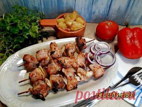 Шашлык в духовке из свинины на шпажках