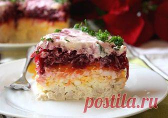 Свекольный салат «Генерал». Все, кто пробует — выпрашивает рецепт 
 
Обалденный!
Ингредиенты:

2 варёные свёклы (среднего размера)
100 г твёрдого сыра
200 г отварного мяса
4 варёных яйца
2 варёные моркови (среднего размера)
2 зуб. чеснока
майонез
Приготовление:
Варе…