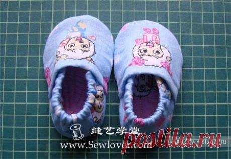 Пинетки из ткани для малышей. Как сшить, выкройка / Шитье, вязание для детей на спицах и крючком с описанием / КлуКлу. Рукоделие - бисероплетение, квиллинг, вышивка крестом, вязание