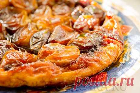 Слоеный пирог с карамельными яблоками и корицей | Простые кулинарные рецепты с фотографиями