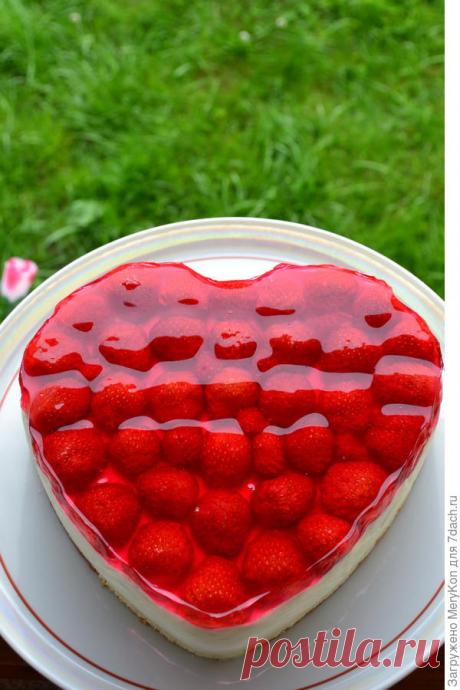 Клубничный чизкейк без выпечки: необыкновенно вкусный и нежный