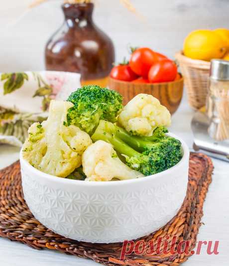 Две капусты с чесноком на Вкусном Блоге Вот вам рецепт вкусного овощного гарнира. Правда, он не постный и не веганский – в составе присутствует сливочное масло, которое придает дуэту из брокколи и цветной капусты очень приятный мягкий вкус. Если хотите, можете приготовить его на растительном масле, хотя вкус при этом упростится. Замороженные овощи для приготовления подходят –…