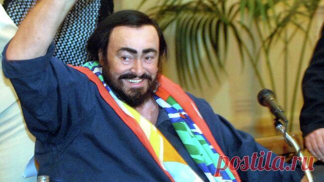 В Пезаро вокруг статуи Паваротти построили каток