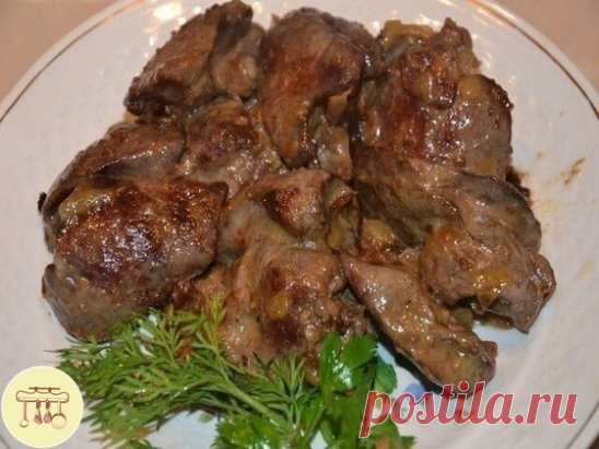 Самый вкусный рецепт печени! Печень получается мягкой, сочной, нежной! 

ИНГРЕДИЕНТЫ 

600 г говяжьей печени 
1 яйцо 
3 зубчика чеснока 
1 ч. л. сахара 
1 ч. л. соли (без горки) 
0,5 ч. л. соды 
1 луковица 
масло растительное для жарки 
мука кукурузная для паниров