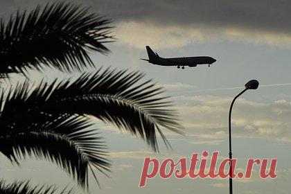 Аэропорт Сочи хочет открыть небо для иностранных авиакомпаний. Как это отразится на перелетах за границу?. Аэропорт Сочи запросил ввести для себя режим «открытого неба» на три ближайших года. С такой просьбой выступил Алексей Старостин, генеральный директор компании «Аэродинамика», управляющей сочинским аэропортом. Против инициативы уже выступили российские перевозчики и Минтранс.