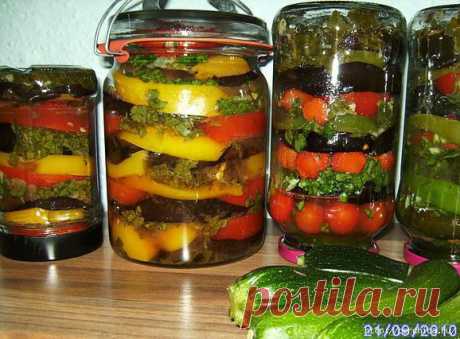 Баклажаны с овощами выложенные слоями