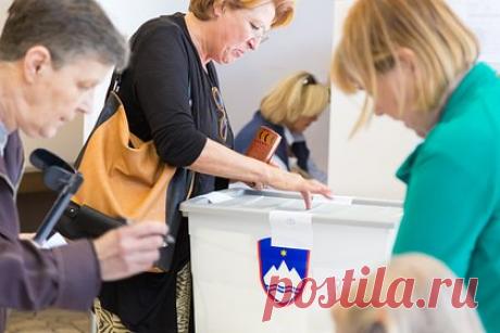 В Словении начался второй тур выборов президента. В Словении начался второй тур президентских выборов, участки для голосования открыты с 7 утра по местному времени (8 часов по московскому). На пост президента претендуют экс-руководитель МИД Анже Логар и адвокат и гражданский активист Наташа Пирц Мусар, которую поддерживает правящая партия «Движение Свобода».