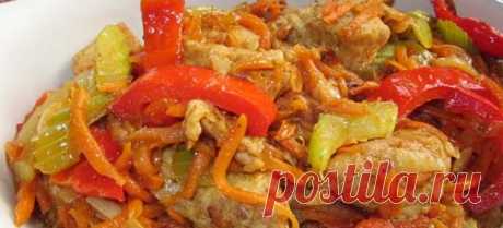 СВИНИНА ТУШЕНАЯ С ОВОЩАМИ 

Мясо тушеное с овощами – универсальное блюдо для подачи на второе к обеду или на ужин. Приготовить подобным способом можно свинину, говядину, птицу, кролика. Мясные ломти пропитываются овощными сока…