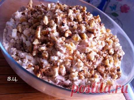 Шикарный салат из курицы с орехами по-советски