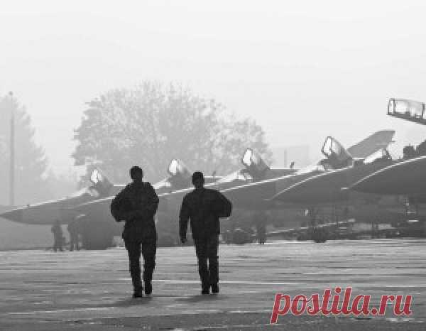 Кандидат на пост канцлера Германии показал журналистам неприличный жест с русским акцентом.