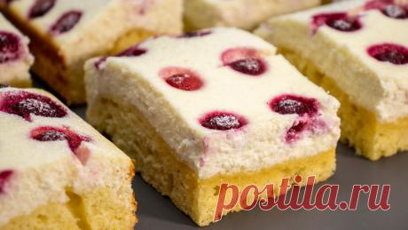 Творог в последнее время покупаю чаще, чем обычно: показываю, как я готовлю пирог с начинкой и ягодами | Евгения Полевская | Это просто | Яндекс Дзен