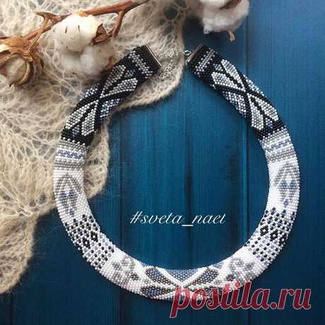 Согревает или морозит вас это фото?
❄️❄️❄️
Для меня мои "Скандинавские мотивы" наполнены свежестью морозного утреннего воздуха, отражённым от снега светом, кристальной чистотой!
❄️❄️❄️
Скандинавия - страна фьордов, хрустальных рек и заснеженных гор, северного сияния и полночного солнца. 
Вязанные вещи - это основа скандинавского стиля. Скандинавы любят светлые тона, так как это компенсирует дефицит света на их природной территории обитания. По преданиям, скандинавские орна...