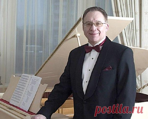 В этот день, 15 января 1945 года, родился Максим Исаакович Дунаевский — советский и российский композитор, Заслуженный деятель искусств РФ (1996), Народный артист России (2006).
#bloshka_person #bloshka_music