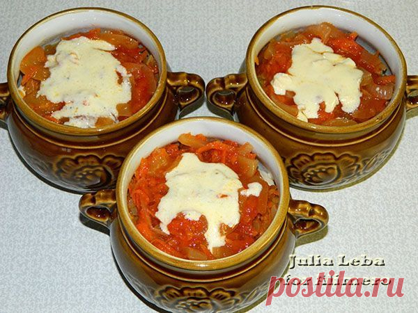 Маринованная куриная грудка в горшочках