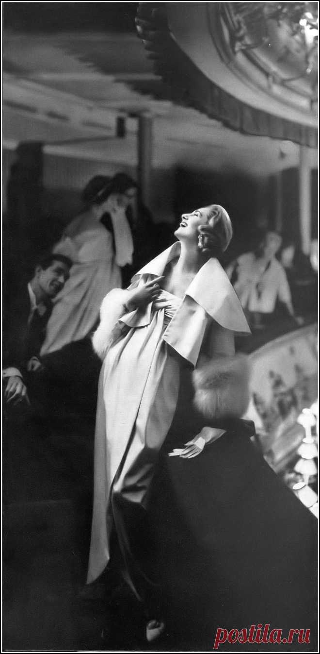 Helen Connor in a contrapuntal wrap, fox-trimmed over a go… | Flickr