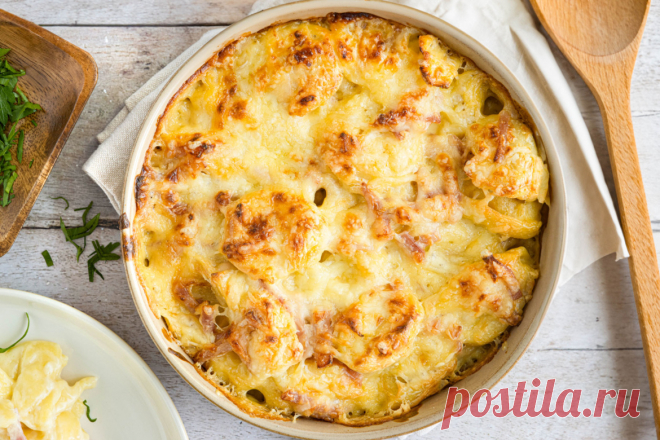 Tortellini-Auflauf mit Schinken-Käse-Sahne-Soße | Rezept - eat.de