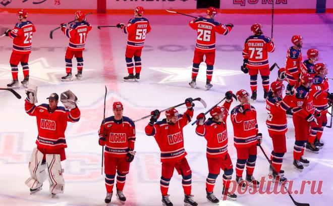 ЦСКА шестым в Западной конференции вышел в плей-офф КХЛ. Московский клуб обыграл нижегородское «Торпедо» со счетом 3:2. Благодаря своей победе, а также поражению подмосковного «Витязя» от «Куньлуня» ЦСКА обеспечил себе место в первом раунде Кубка Гагарина