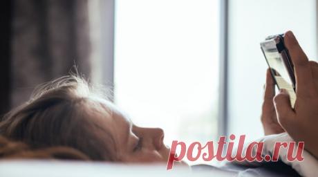 Сомнолог Царёва: мобильный телефон может быть полезен при утреннем пробуждении. Кандидат медицинских наук, врач невролог-сомнолог Елена Царёва рассказала, что скроллинг помогает скорее проснуться. Читать далее